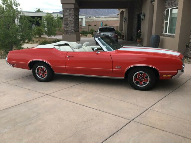 1972 Red oldsmobile Cutlas Supreme 442 Convertible