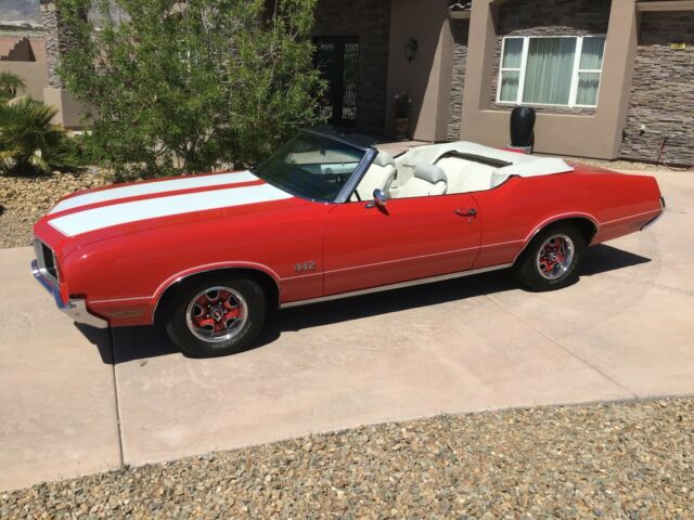 1972 Red oldsmobile Cutlas Supreme 442 Convertible