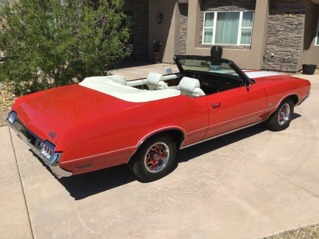 1972 Red oldsmobile Cutlas Supreme 442 Convertible