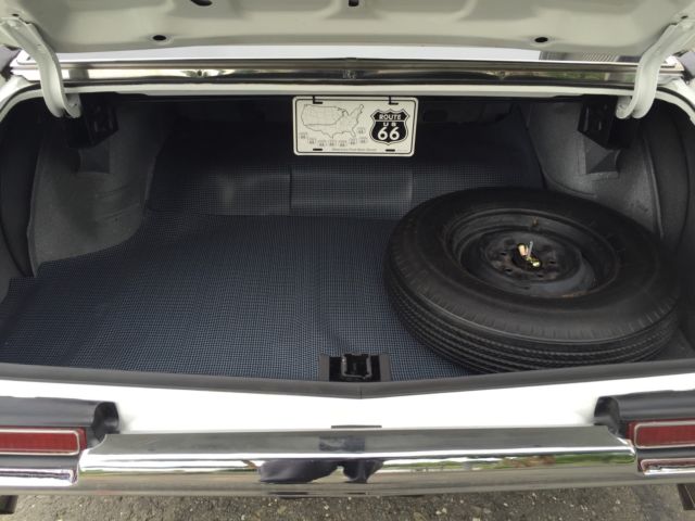 1968 White Oldsmobile 442 Coupe