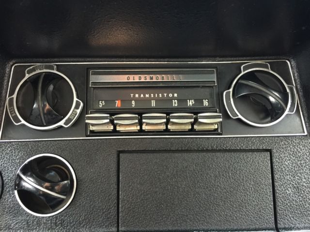 1968 White Oldsmobile 442 Coupe