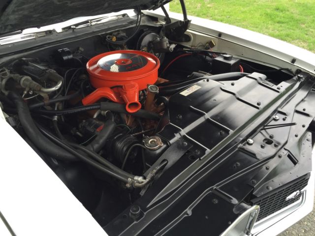 1968 White Oldsmobile 442 Coupe