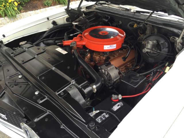 1968 White Oldsmobile 442 Coupe