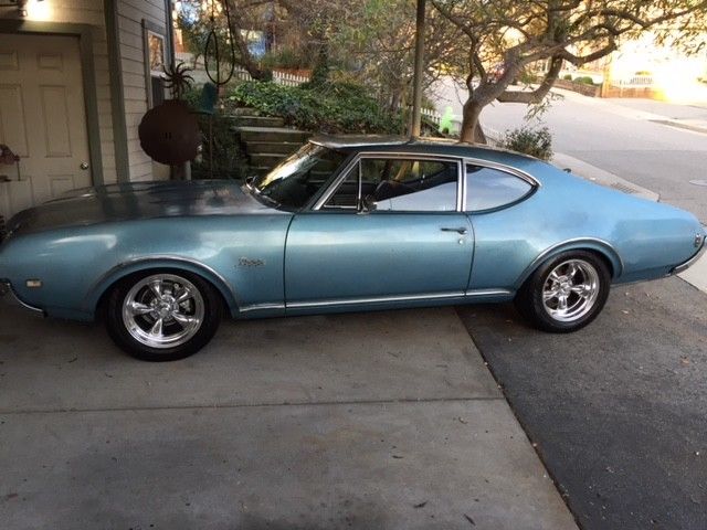 1968 Blue Oldsmobile Cutlass Coupe