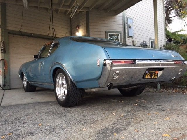 1968 Blue Oldsmobile Cutlass Coupe