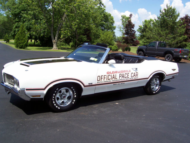 1970 White Oldsmobile Cutlass Convertible