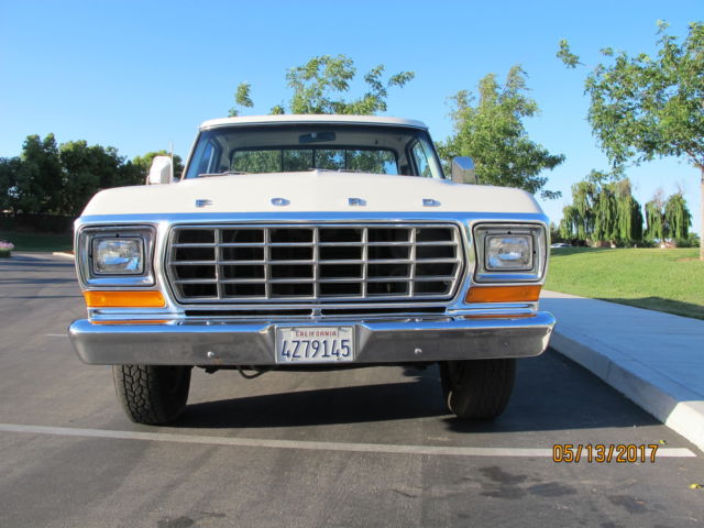 1977 White Ford F-250 Regular Cab Pickup