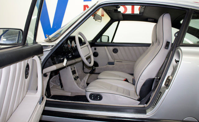 1989 SILVER METALLIC Porsche 911 Coupe