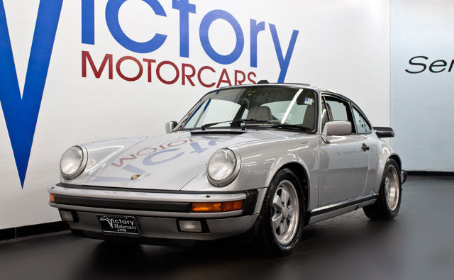 1989 SILVER METALLIC Porsche 911 Coupe