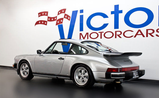 1989 SILVER METALLIC Porsche 911 Coupe