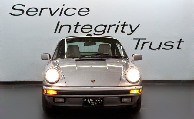 1989 SILVER METALLIC Porsche 911 Coupe
