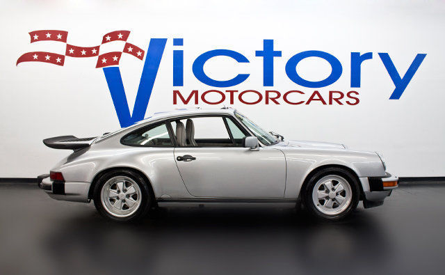 1989 SILVER METALLIC Porsche 911 Coupe