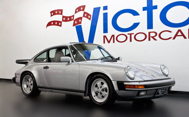 1989 SILVER METALLIC Porsche 911 Coupe