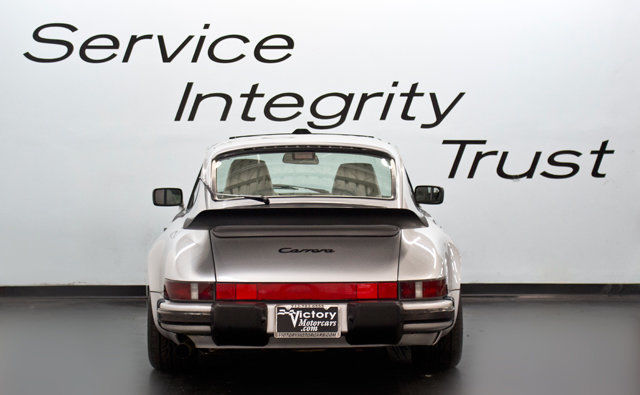 1989 SILVER METALLIC Porsche 911 Coupe
