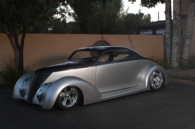 1937 Ford coupe Convertible