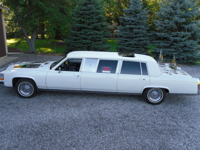 1988 Gold Pearl Cadillac Fleetwood Limousine