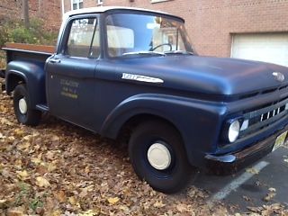1961 USAF Blue & White Ford F-100 Standard Cab Pickup