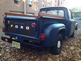 1961 USAF Blue & White Ford F-100 Standard Cab Pickup