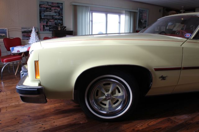 1977 Yellow Pontiac Grand Prix