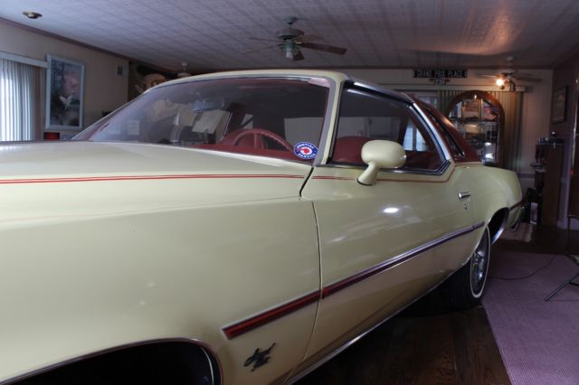 1977 Yellow Pontiac Grand Prix