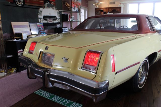1977 Yellow Pontiac Grand Prix