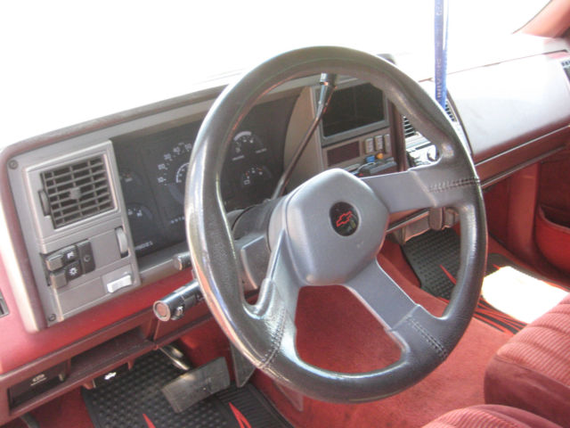 1990 White/red Chevrolet C/K Pickup 1500 Standard Cab Pickup