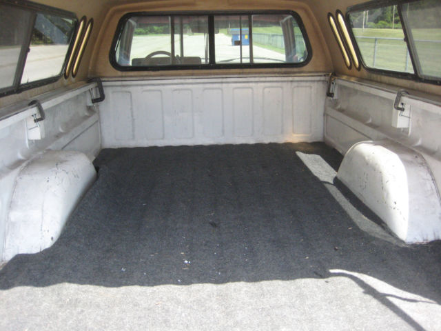 1990 White/red Chevrolet C/K Pickup 1500 Standard Cab Pickup