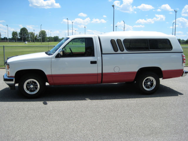 1990 White/red Chevrolet C/K Pickup 1500 Standard Cab Pickup