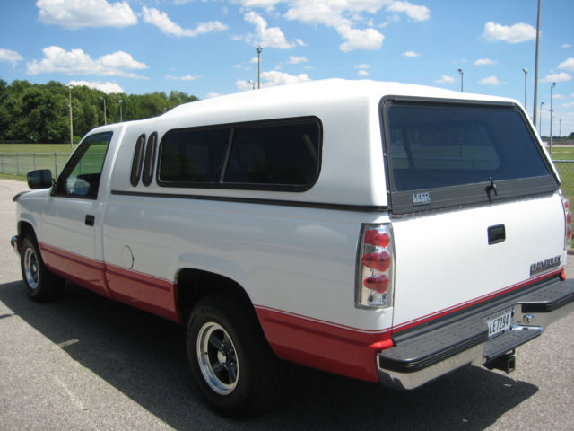 1990 White/red Chevrolet C/K Pickup 1500 Standard Cab Pickup