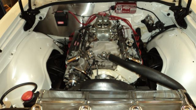 1969 White Chevrolet Chevelle Coupe