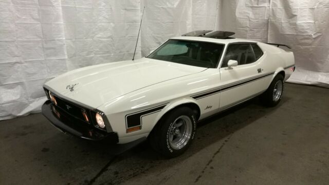 1973 White Ford Mustang Coupe