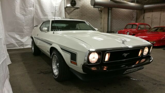 1973 White Ford Mustang Coupe