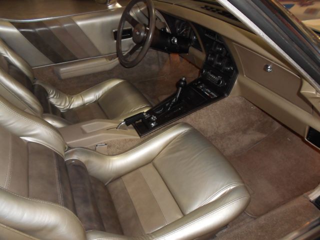 1982 Gold Chevrolet Corvette Coupe