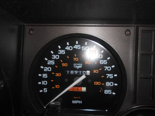 1982 Gold Chevrolet Corvette Coupe