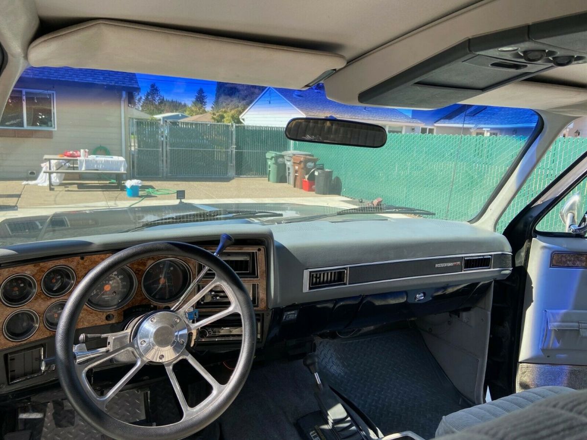 1991 Black Chevrolet Suburban