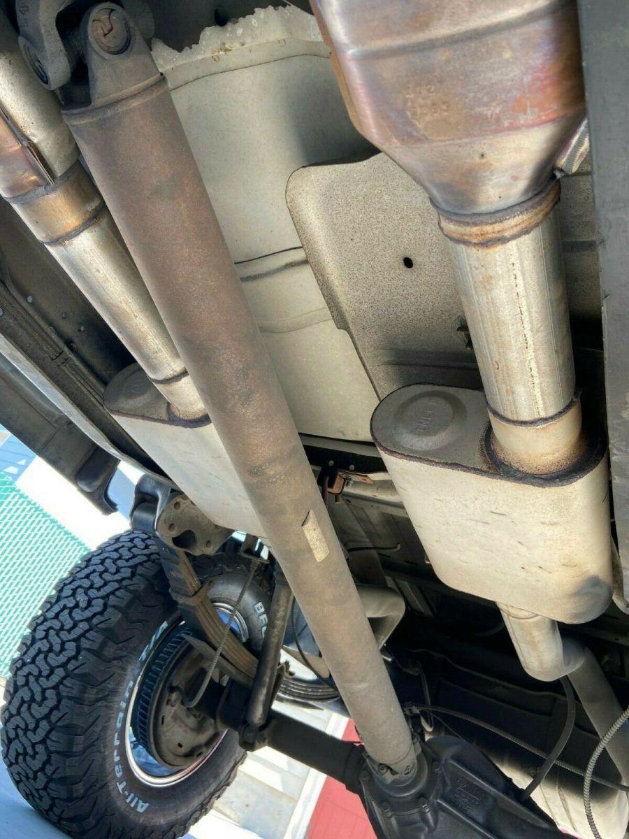 1991 Black Chevrolet Suburban