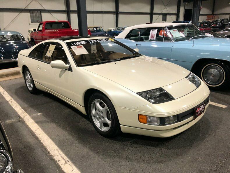 1990 White Nissan 300ZX Coupe