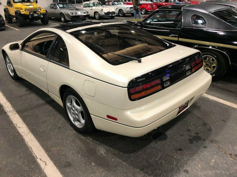 1990 White Nissan 300ZX Coupe