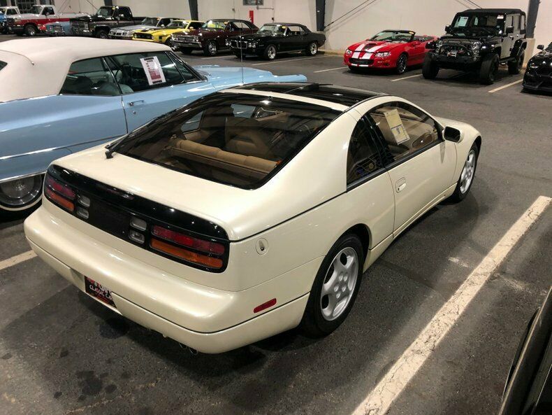 1990 White Nissan 300ZX Coupe