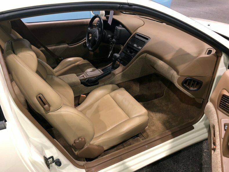 1990 White Nissan 300ZX Coupe