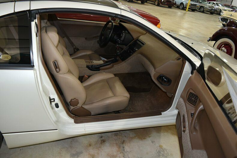 1990 White Nissan 300ZX Coupe