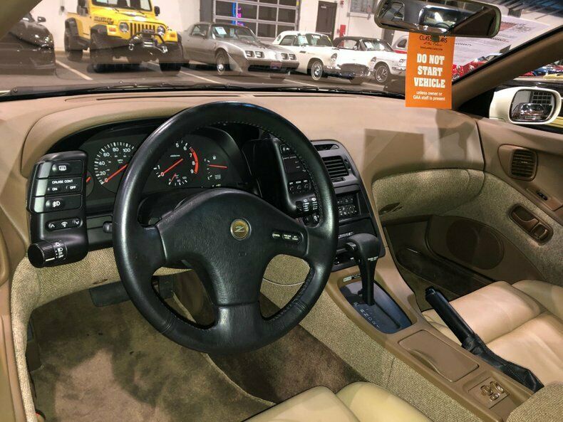 1990 White Nissan 300ZX Coupe