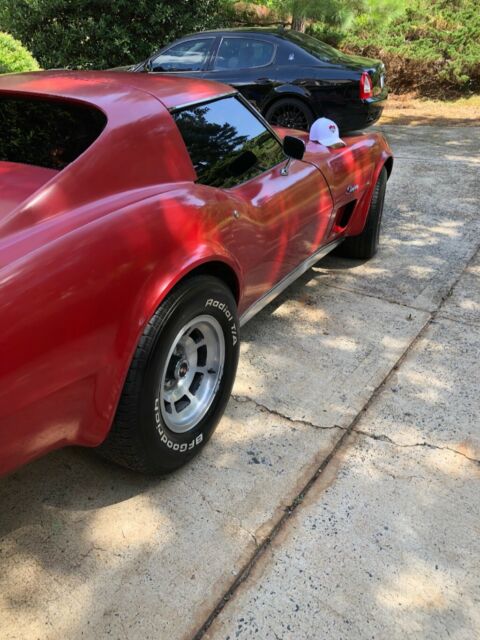 1976 Red Chevrolet Corvette Coupe