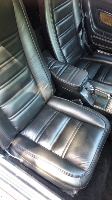 1976 Red Chevrolet Corvette Coupe