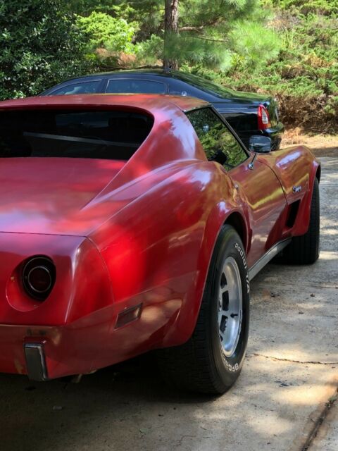1976 Red Chevrolet Corvette Coupe