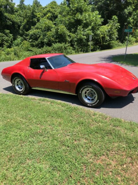 1976 Red Chevrolet Corvette Coupe
