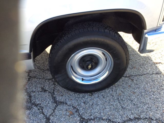 1988 Blue/silver Chevrolet C/K Pickup 1500