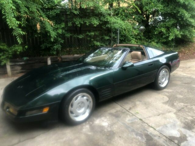 1992 Polo green Chevrolet Corvette Coupe