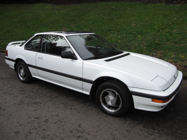 1989 White Honda Prelude Coupe