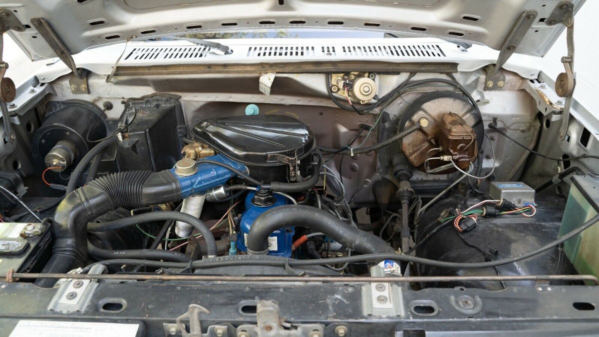 1981 Silver Ford F-150 Standard Cab Pickup